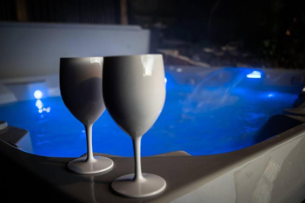 Дом отдыха Luxury Bmth House With Hot Tub. Stunning! *
