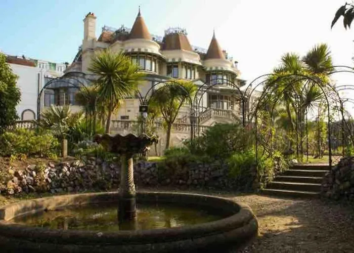 Luxury Central Bmth House With Hot Tub. Stunning!